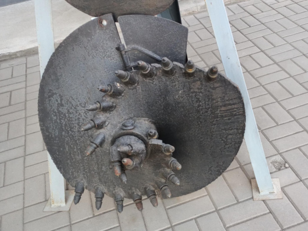 Бур конусный Ф800