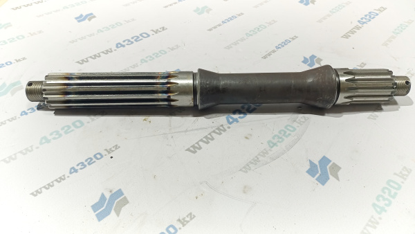 Вал ведущей шестерни переднего, среднего редуктора