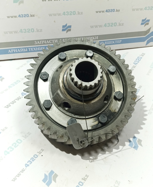 Дифференциал редуктора заднего моста в сборе