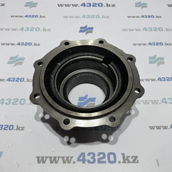 Крышка подшипника вала привода заднего моста