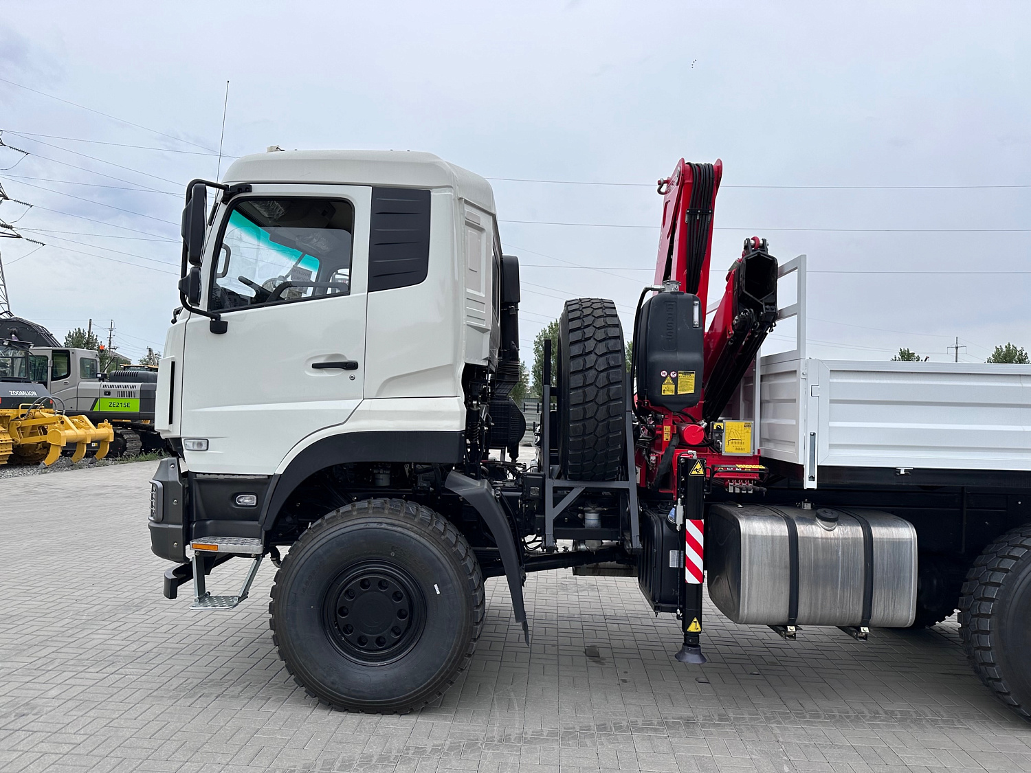 Монтаж КМУ FASSI на DonFeng 6х6