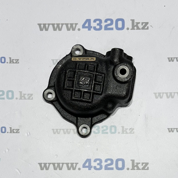 Крышка переднего подшипника промежуточного вала под датчик